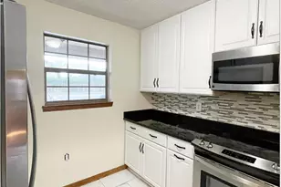 225 Carmel Dr, Fort Walton Beach, FL 32547 - Photo 10