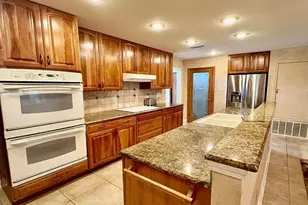 16 NE Wedgewood Ln NE, Fort Walton Beach, FL 32547 - Photo 2