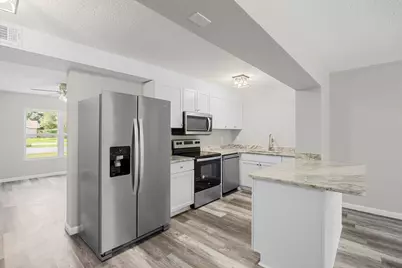 305 NE Hollywood Boulevard NE, Fort Walton Beach, FL 32548 - Photo 8