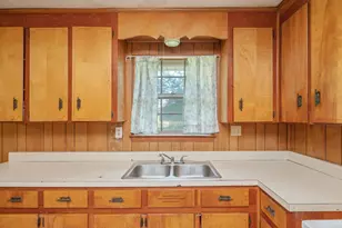 421 Quebec Ave, Defuniak Springs, FL 32433 - Photo 10