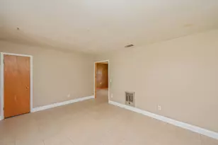 421 Quebec Ave, Defuniak Springs, FL 32433 - Photo 4