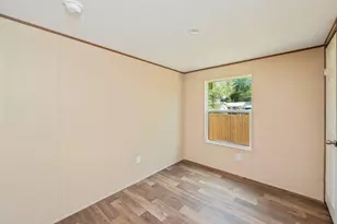 382 W Royal Palm Ave, Defuniak Springs, FL 32433 - Photo 18