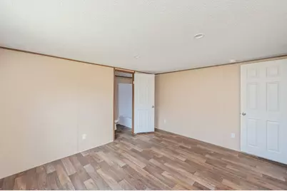 382 W Royal Palm Ave, Defuniak Springs, FL 32433 - Photo 22