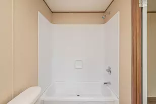 382 W Royal Palm Ave, Defuniak Springs, FL 32433 - Photo 24