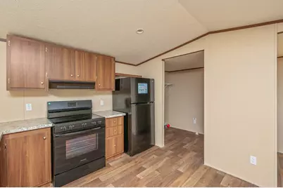 382 W Royal Palm Ave, Defuniak Springs, FL 32433 - Photo 6