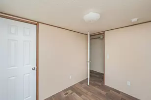 402 W Royal Palm Ave, Defuniak Springs, FL 32433 - Photo 22