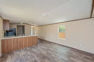 402 W Royal Palm Ave, Defuniak Springs, FL 32433 - Photo 8