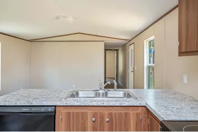 402 W Royal Palm Ave, Defuniak Springs, FL 32433 - Photo 6