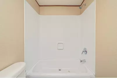 402 W Royal Palm Ave, Defuniak Springs, FL 32433 - Photo 16