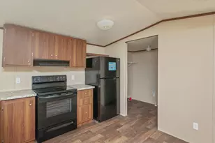 402 W Royal Palm Ave, Defuniak Springs, FL 32433 - Photo 4