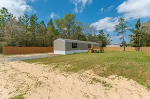 402 W Royal Palm Ave, Defuniak Springs, FL 32433 - Photo 30