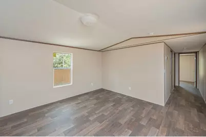 402 W Royal Palm Ave, Defuniak Springs, FL 32433 - Photo 24