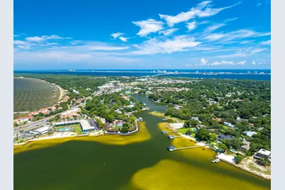 204 Laura Lane, Gulf Breeze, FL 32561 - Photo 80