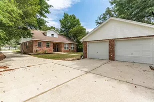 367 Okaloosa Ave, Valparaiso, FL 32580 - Photo 12