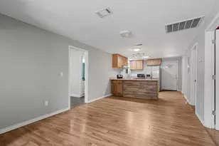 404 W 1st Ave W, Crestview, FL 32536 - Photo 4