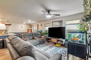 213 E Lockwood Way E, Defuniak Springs, FL 32435 - Photo 6