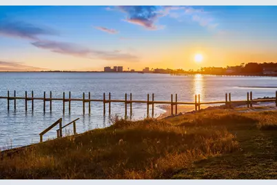 2062 Blue View Court, Navarre, FL 32566 - Photo 10