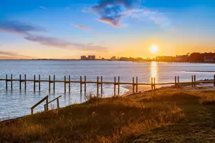 2062 Blue Vw Ct, Navarre, FL 32566 - Photo 10