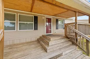 1521 Trotter Way, Baker, FL 32531 - Photo 4