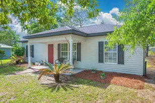 254 E Iris Ln E, Defuniak Springs, FL 32433 - Photo 6