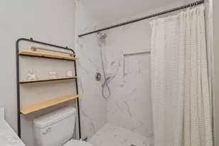 254 E Iris Ln E, Defuniak Springs, FL 32433 - Photo 4