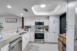 16 Court Dr, Destin, FL 32541 - Photo 2