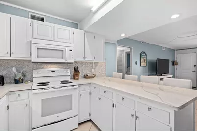 667 Nautilus Court #302, Fort Walton Beach, FL 32548 - Photo 12