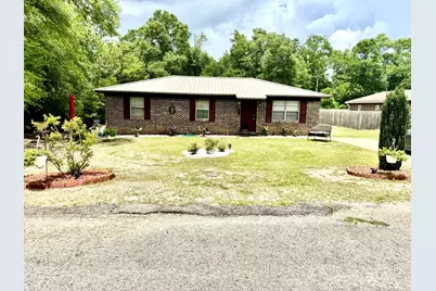 327 Vann Avenue, Defuniak Springs, FL 32433 - Photo 1
