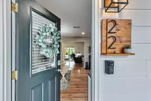 22 NW Robinwood Dr NW, Fort Walton Beach, FL 32548 - Photo 4