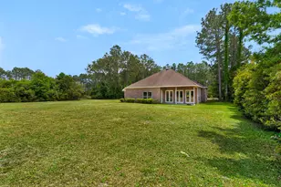 155 E Club House Dr E, Freeport, FL 32439 - Photo 26