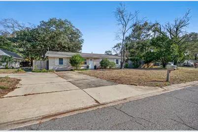 136 NW Robinwood Drive NW, Fort Walton Beach, FL 32548 - Photo 2