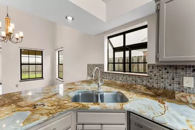 206 Woodland Park Circle, Mary Esther, FL 32569 - Photo 10