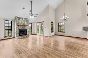 206 Woodland Park Cir, Mary Esther, FL 32569 - Photo 4