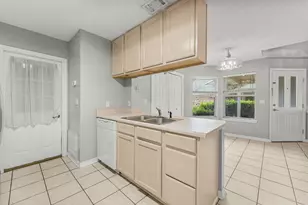 1329 White Blossom Ln, Fort Walton Beach, FL 32547 - Photo 10