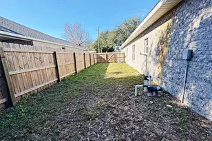 420 Little John Rd, Mary Esther, FL 32569 - Photo 32