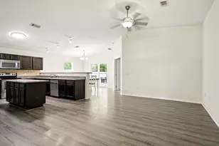 9207 Timber Ln, Navarre, FL 32566 - Photo 4