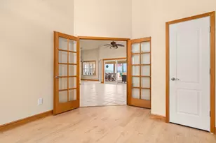 9275 Lilge Cir, Navarre, FL 32566 - Photo 16