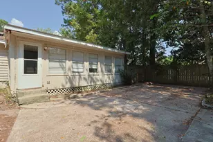 392 E Pine Street E, Mary Esther, FL 32569 - Photo 30