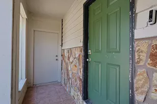 392 E Pine Street E, Mary Esther, FL 32569 - Photo 6