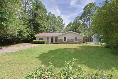 392 E Pine Street E, Mary Esther, FL 32569 - Photo 2