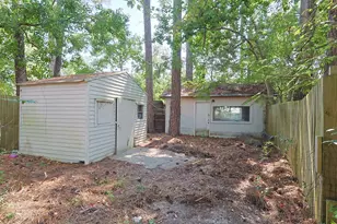 392 E Pine Street E, Mary Esther, FL 32569 - Photo 36