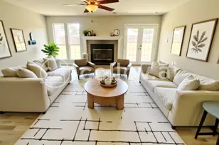 604 Moss Dr, Crestview, FL 32536 - Photo 2