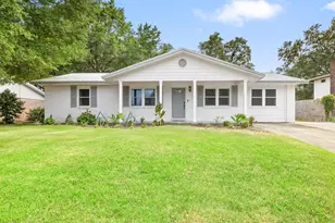 122 Dyer St, Niceville, FL 32578 - Photo 1