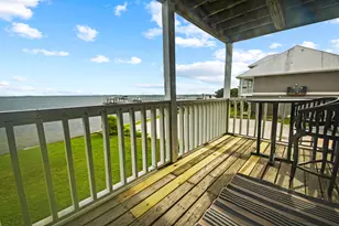 5539 Soundside Dr, Gulf Breeze, FL 32563 - Photo 2