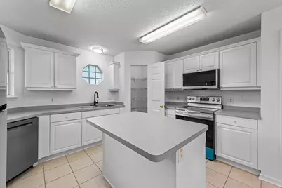 7252 Antoinette Circle, Navarre, FL 32566 - Photo 12