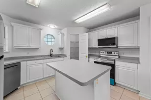 7252 Antoinette Cir, Navarre, FL 32566 - Photo 12