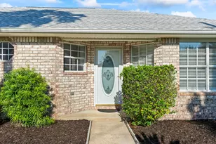 7252 Antoinette Cir, Navarre, FL 32566 - Photo 6