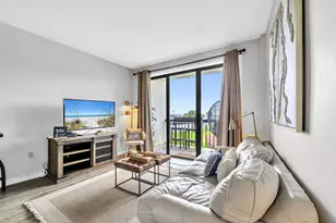 214 SW Miracle Strip Parkway SW, Fort Walton Beach, FL 32548 - Photo 14