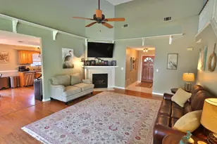 124 Long Pointe Dr, Mary Esther, FL 32569 - Photo 4