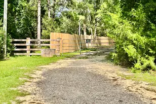 2852 Feral Ln, Caryville, FL 32427 - Photo 42